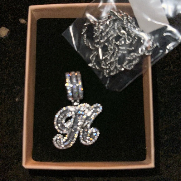 Letter K pendant with 16” chain - Picture 1 of 5